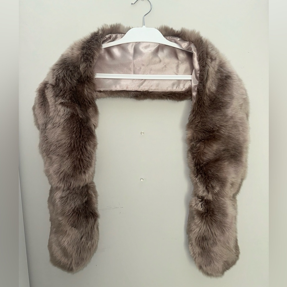Source Unknown Brown Luxurious Fur Scarf
